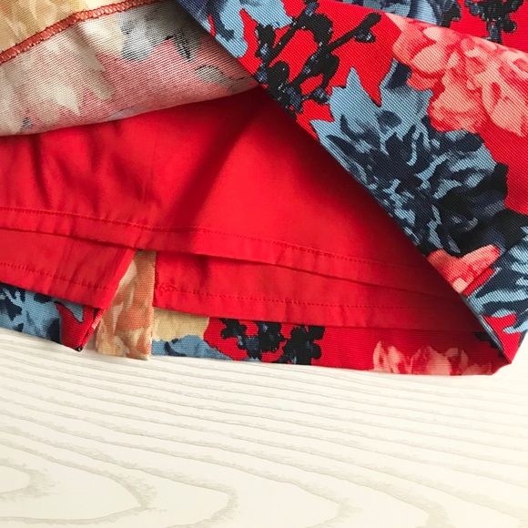 SOLD❤️Talbot Red Floral Pencil Skirt Knee Length - Picture 7 of 8